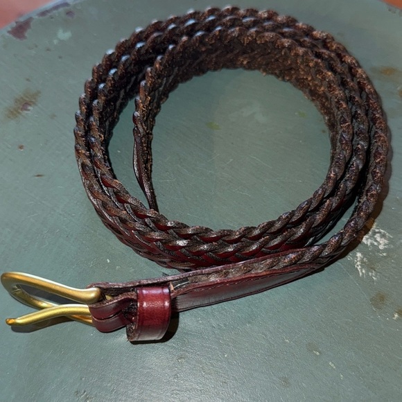 Land’s End Elegant Brown and Gold Leather Bag with Woven Texture. (TW 1) - Picture 3 of 8